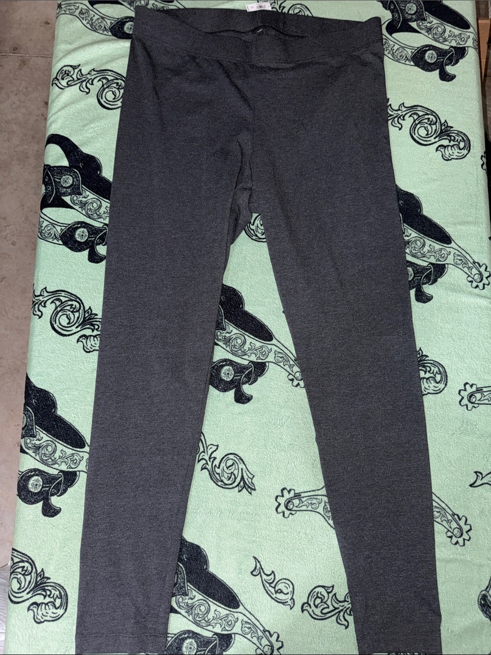 Old Navy Women’s Charcoal Gray Leggings XL TALL